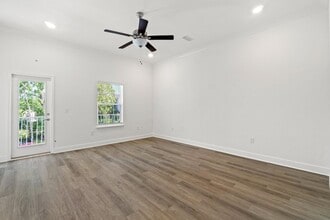 Building Photo - 232 Kara Lake Dr