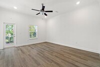 Building Photo - 232 Kara Lake Dr