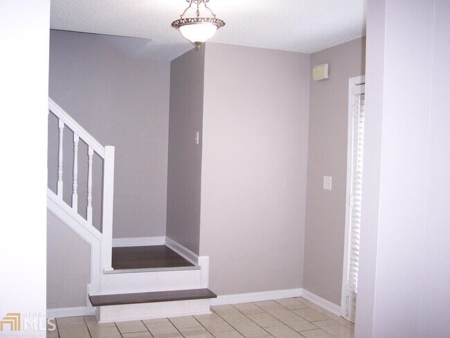 Building Photo - 1113 Misty Meadows Cove