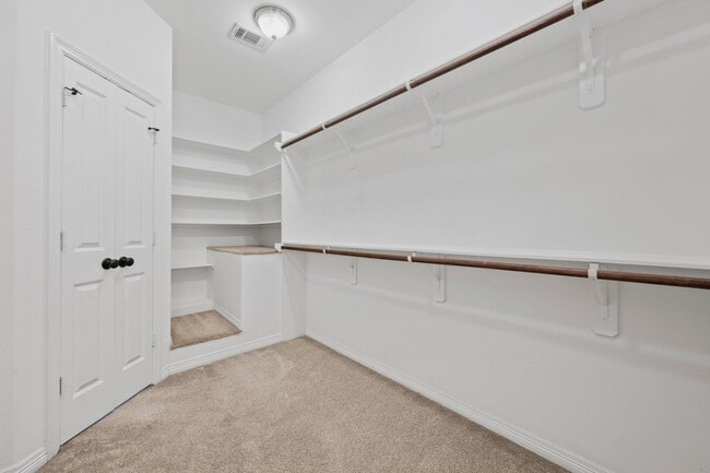 Building Photo - 617 W 24th St