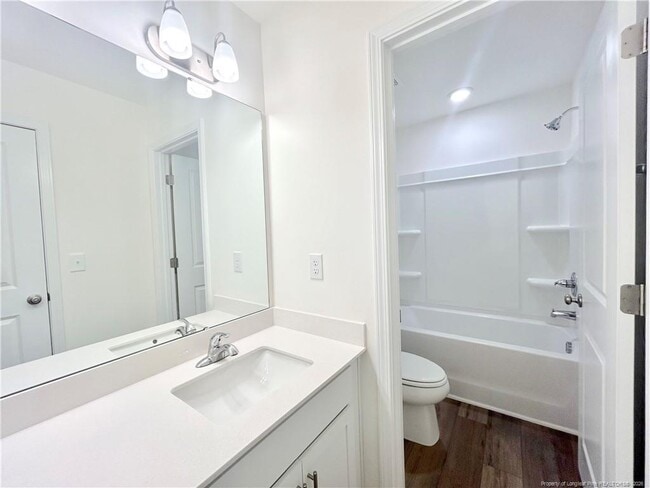 Building Photo - 282 Creekhaven Dr