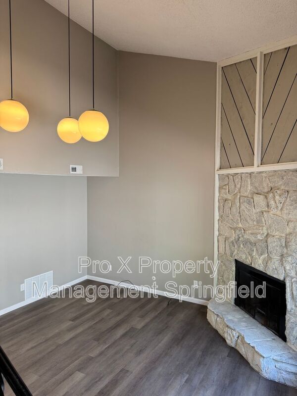 Building Photo - 1238 E Guinevere St