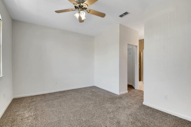 Building Photo - 2231 Vista Cove Rd