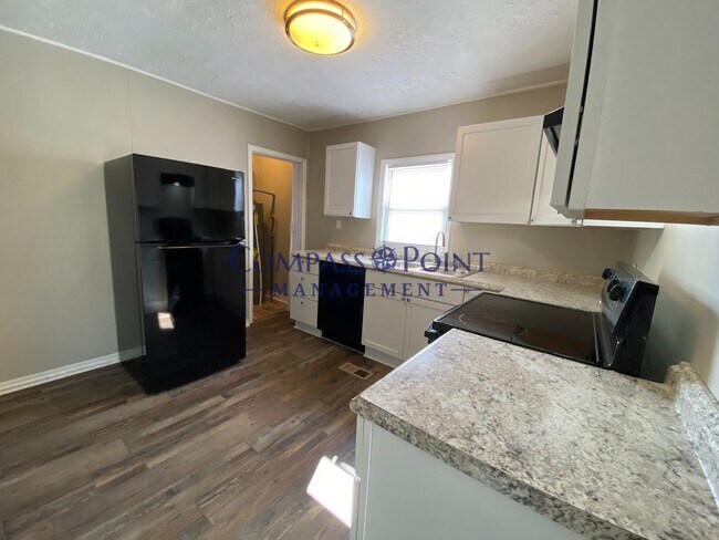 Building Photo - Your New Home Awaits!