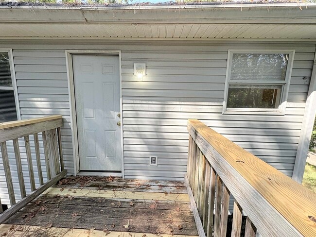 Building Photo - 2110 Golf Terrace Dr