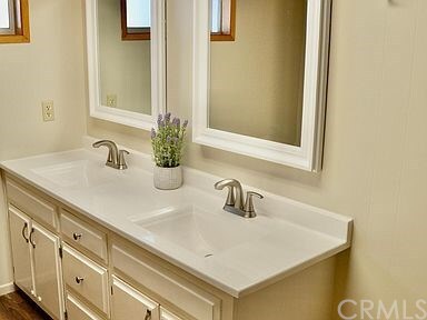 Building Photo - 31587 Circle View Dr