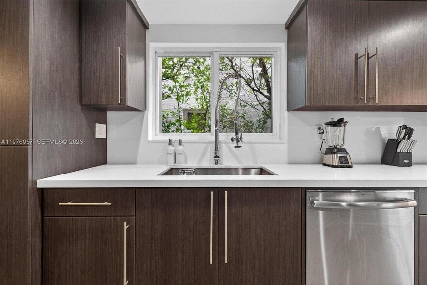 Building Photo - 3231 Salzedo St