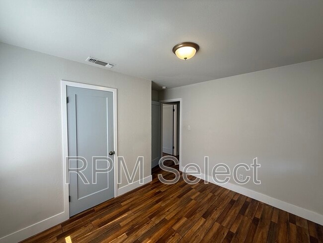 Building Photo - 5021 73rd St