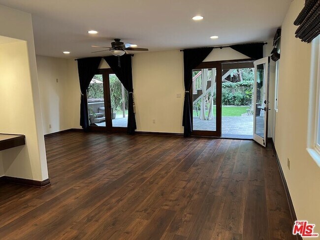 Building Photo - 1019 Camino Real