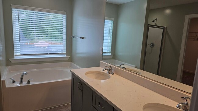 Building Photo - 228 Caroleton Dr