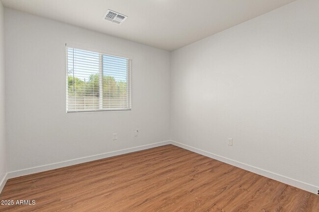 Building Photo - 650 S 97th Pl