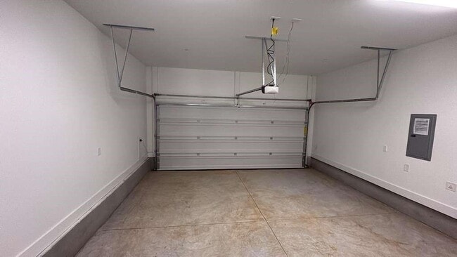 Building Photo - 183 Redbud Rd