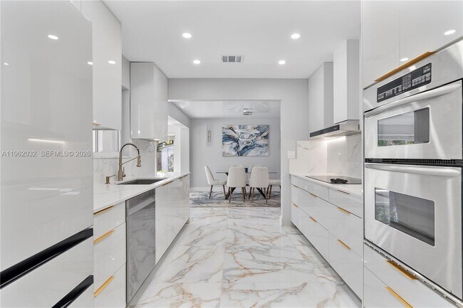 Building Photo - 4440 NE 17th Ave