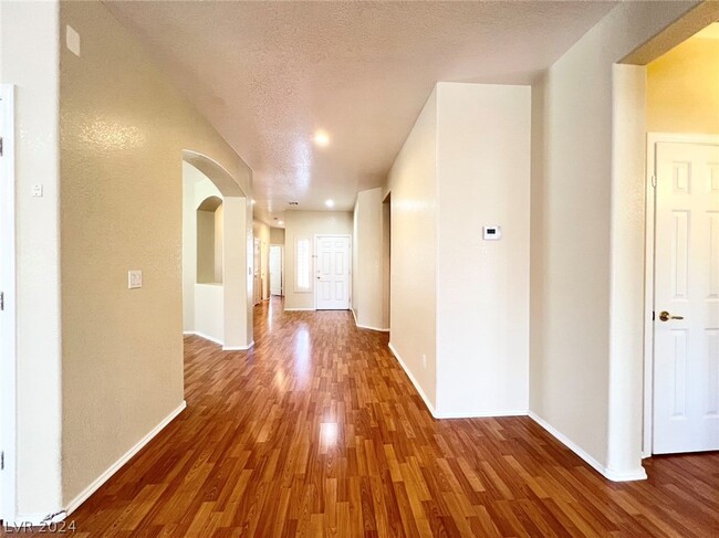 Building Photo - 2985 Panorama Ridge Dr