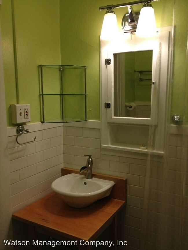 Building Photo - 1 br, 1 bath Apartment - 508 S Cedar St. #D
