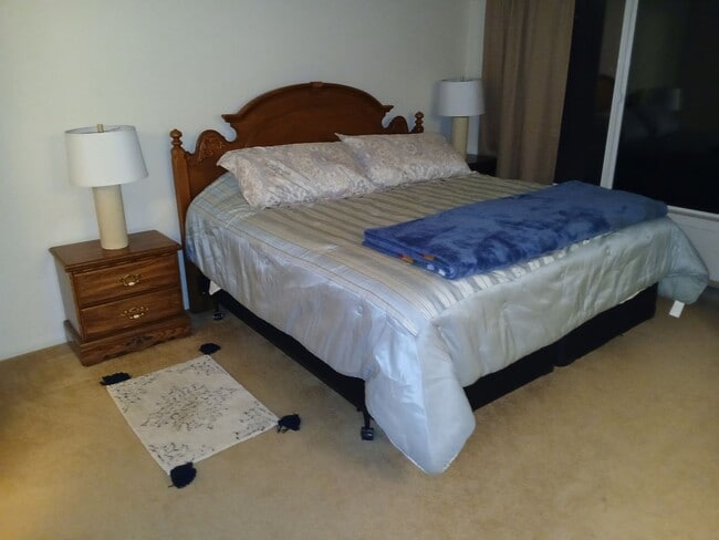 Building Photo - HS01