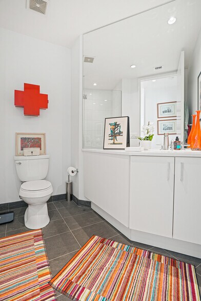 Secondary bath - 1177 22nd St NW