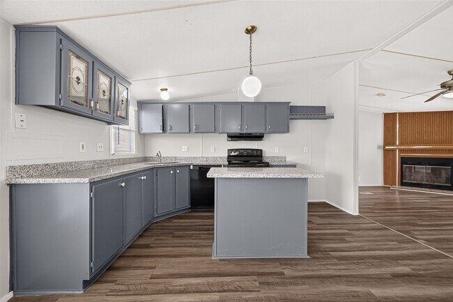 Building Photo - 20306 Mountain Dale Dr