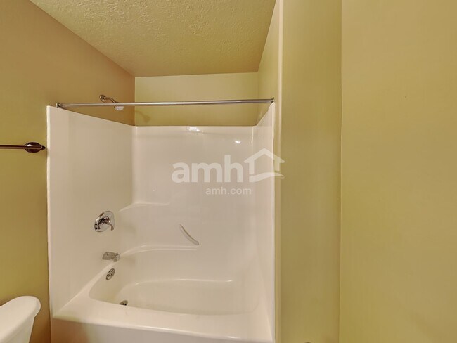 Building Photo - 3703 Lake Vista Dr