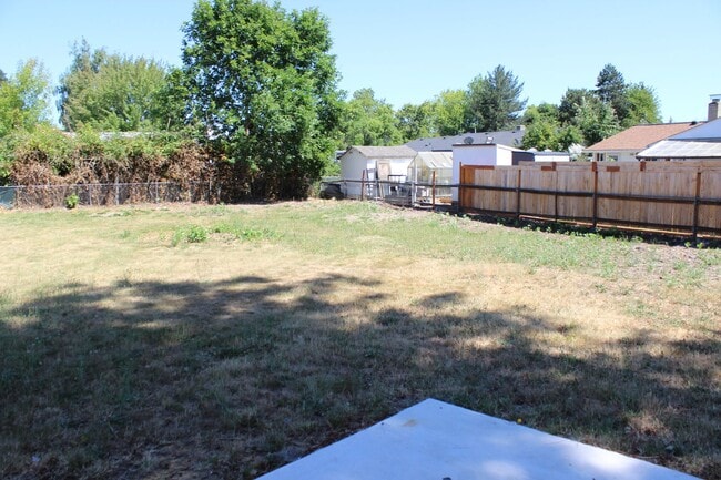 Building Photo - Hillsboro three bedroom ranch