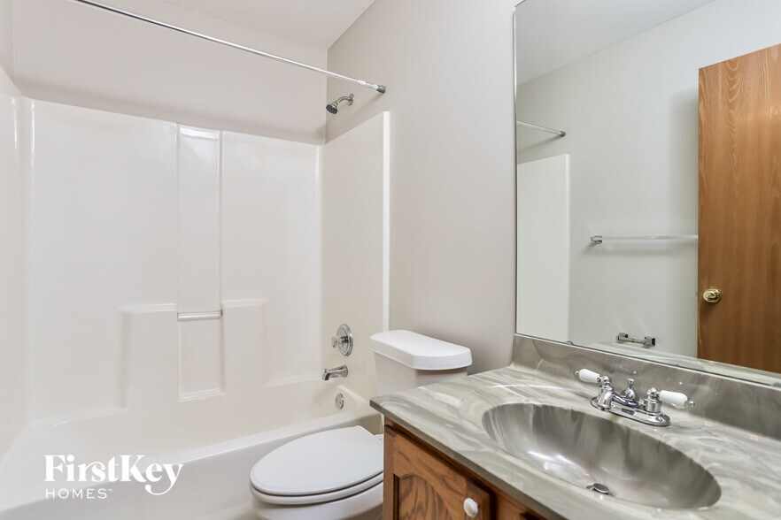 Building Photo - 3741 Majestic Ct