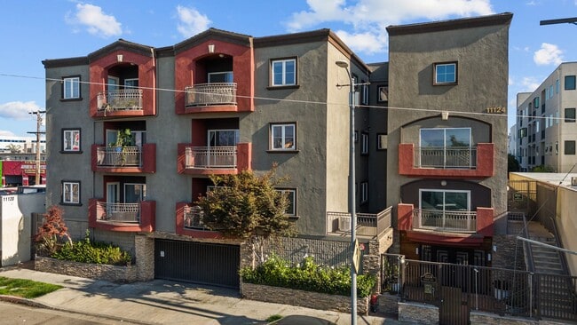 Primary Photo - Amazing 2 Bed Condo in Noho!