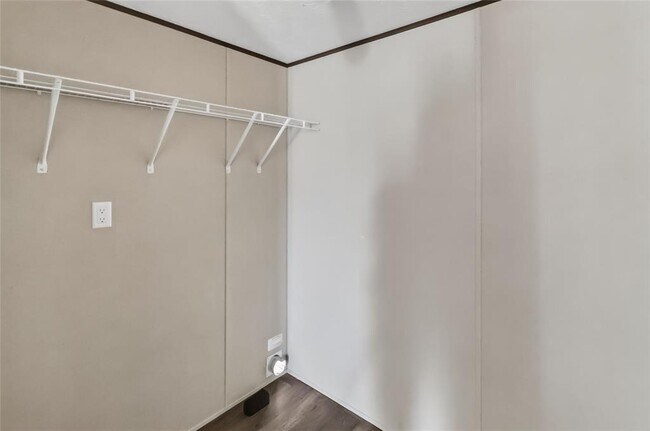 Building Photo - 5670 US-290