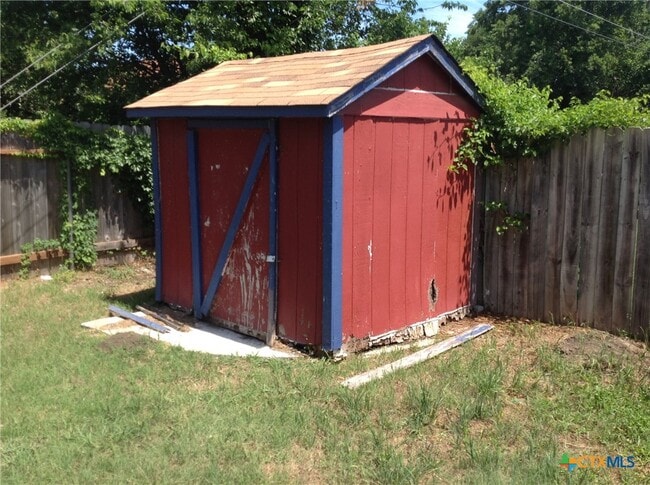 Building Photo - 2401 Ridglea Ct