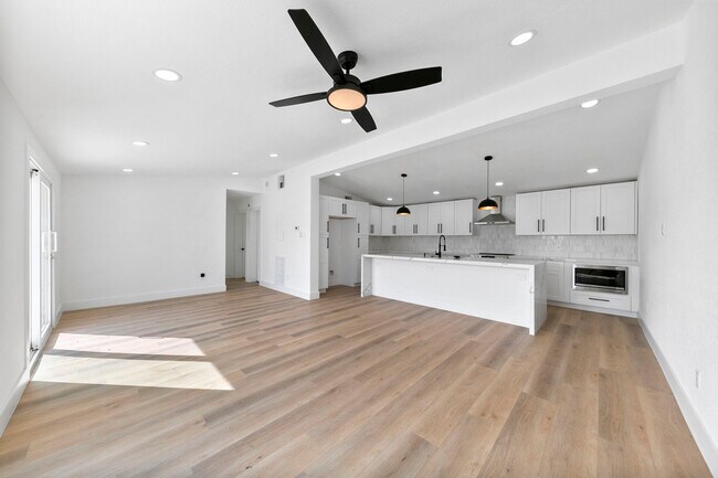 Building Photo - 13014 John Reynolds Rd