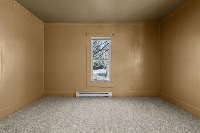 Building Photo - "Charming 3-Bedroom Home in the Heart of Winston-Salem-Pets Welcome Housing Vouchers Accepted!