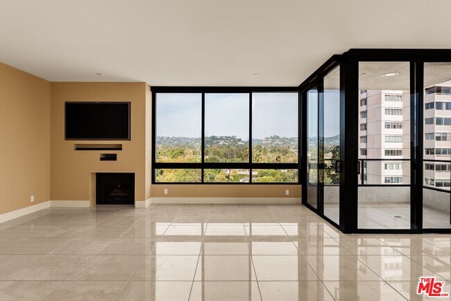 Building Photo - 10350 Wilshire Blvd