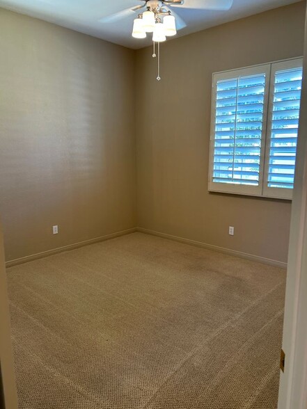 Building Photo - 5034 Singing Hills Dr