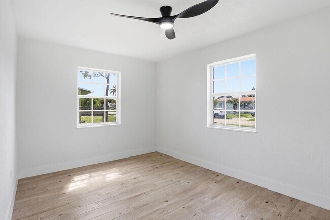 Building Photo - 2312 Redwood Rd