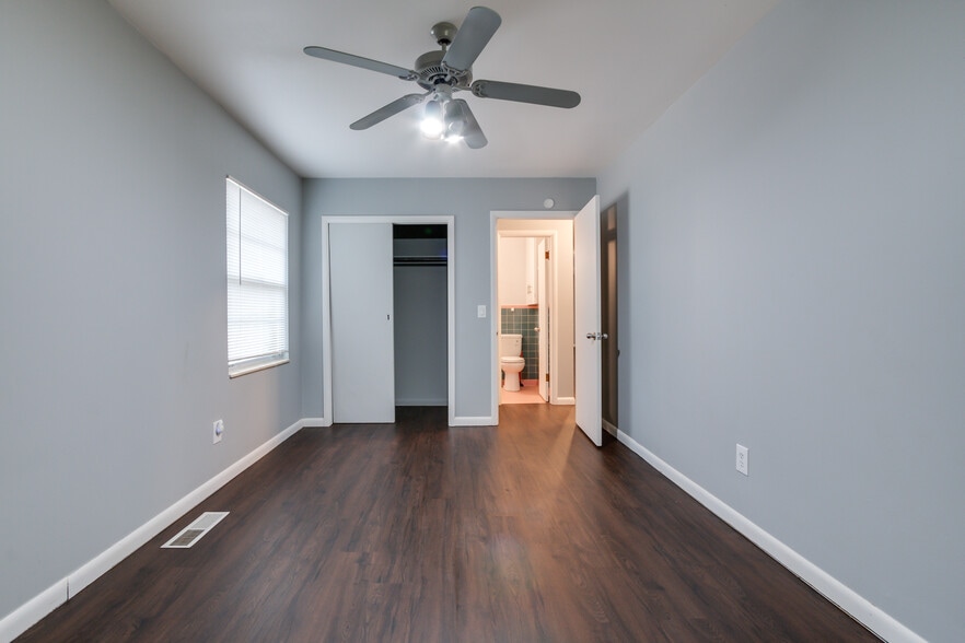 Building Photo - 2311 N Gatewood Ave
