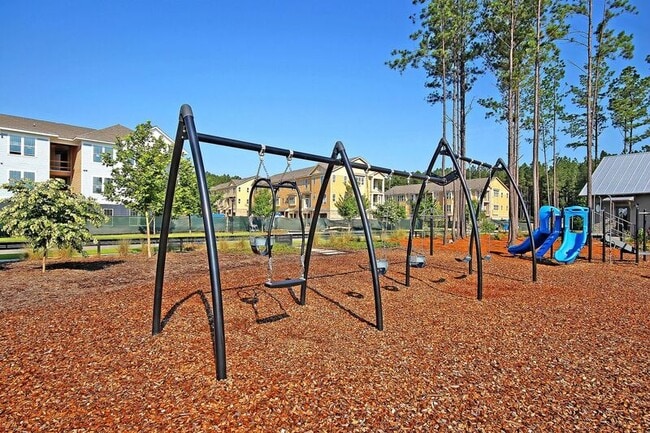 Building Photo - 146 Winding Branch Dr