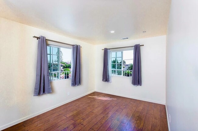 Building Photo - 3229 Malabar St