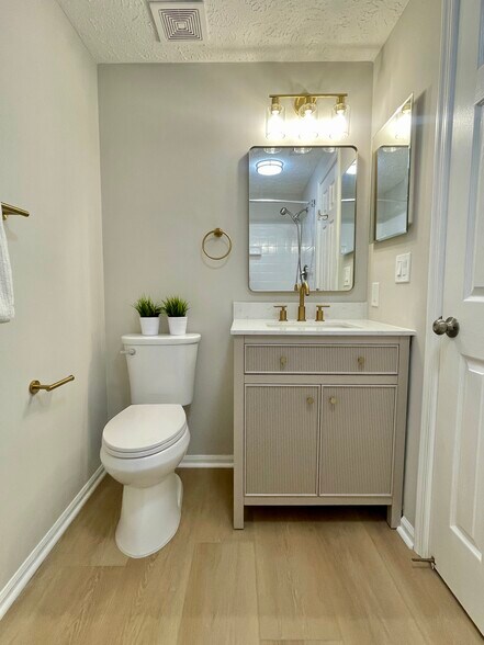 Building Photo - 13108 Briarcliff Ter