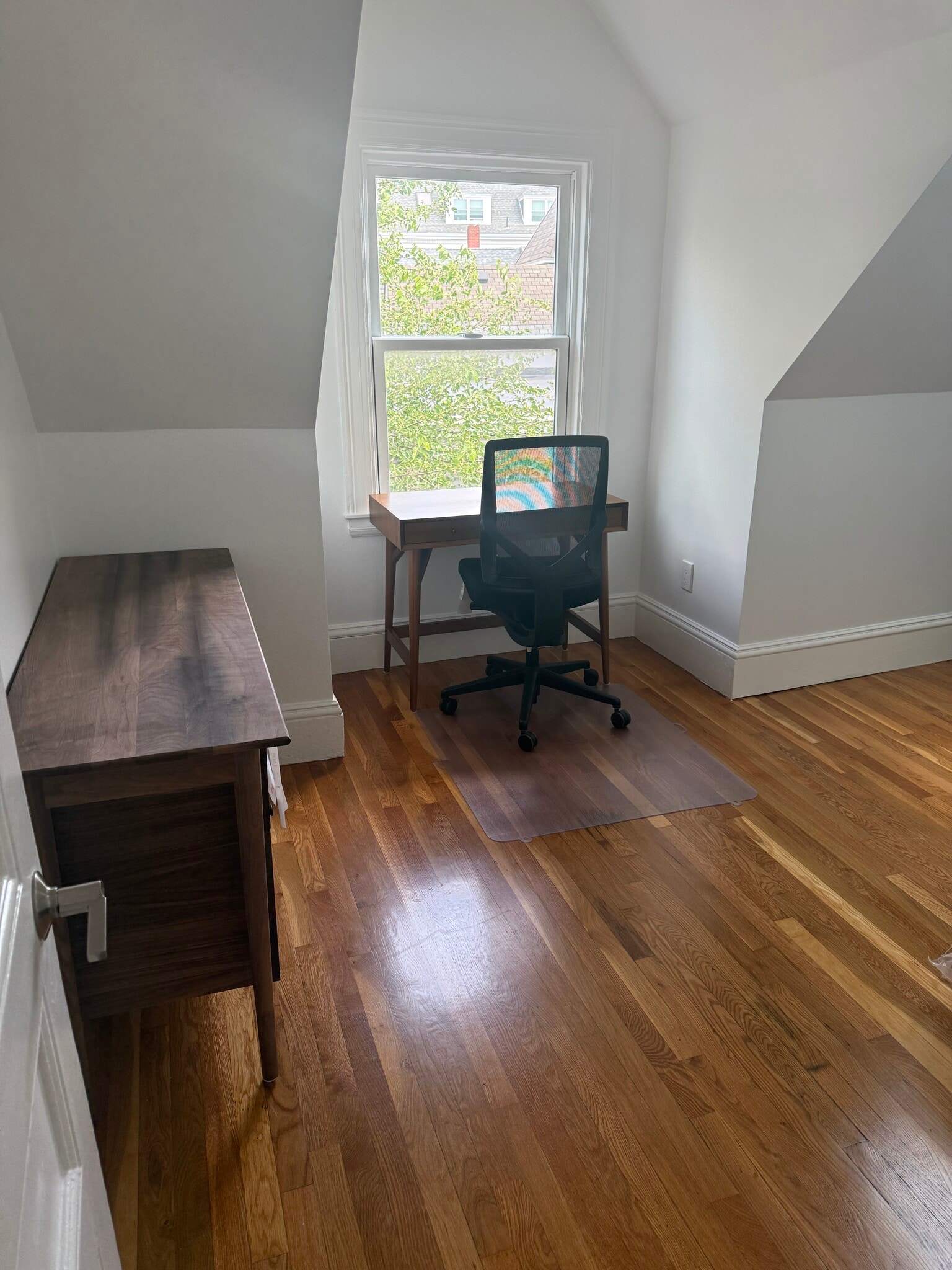 Building Photo - 96 Munroe St