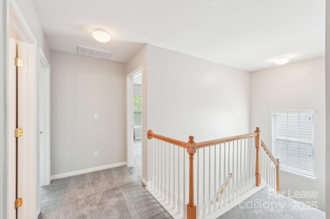 Building Photo - 14417 Laurel Tree Ln