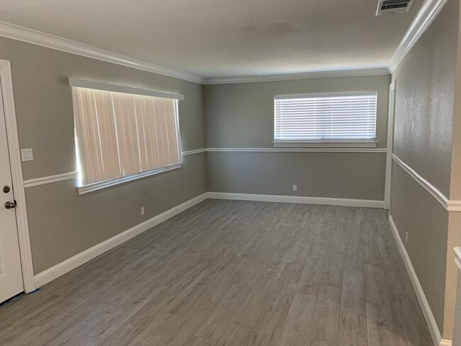 Building Photo - 2418 R St