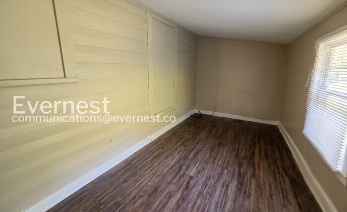 Building Photo - 1203 Tunnel Blvd