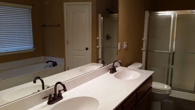 Building Photo - COMING SOON!!! AVAILABLE JUNE 1, 2026....OWASSO!