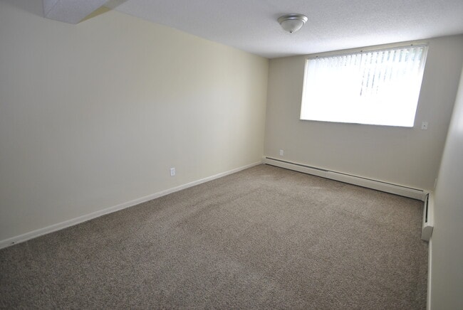 Building Photo - 520 N Ashley St