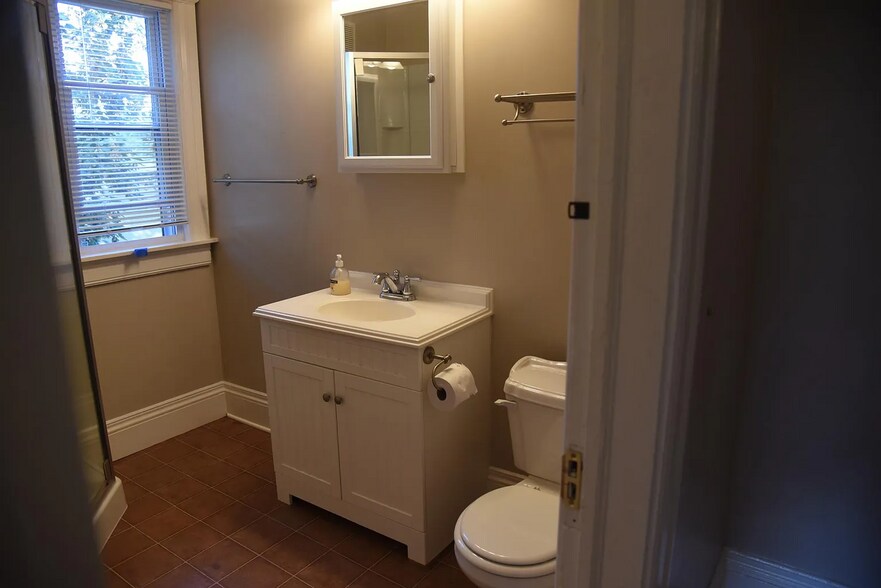 Bath - 62 Morningside Park