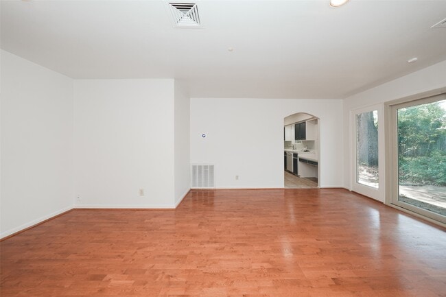 Building Photo - 9622 Highmeadow Dr