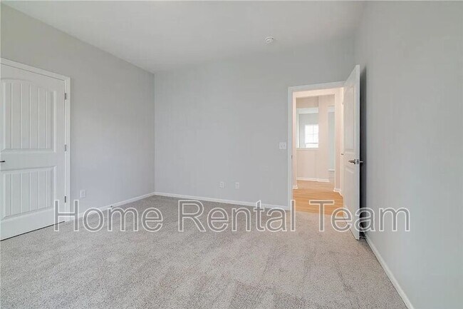 Building Photo - 113 Fenway St