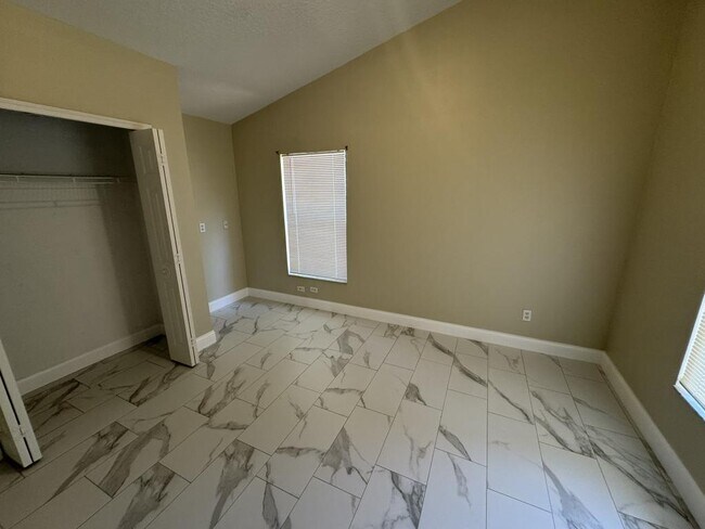 Building Photo - 2347 Blake Way