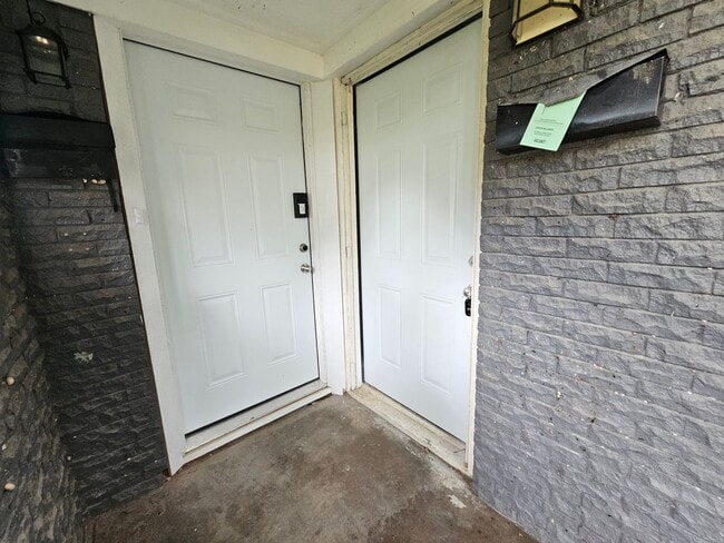 Building Photo - Charming duplex  established Parkdale Heights area of Dallas.