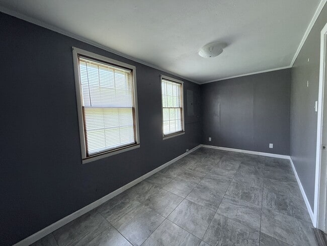 Building Photo - 383 Westover Rd