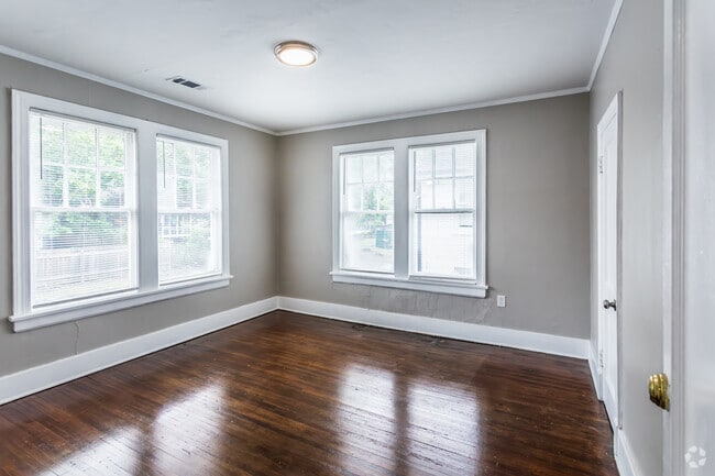 3BR, 2BA - 1,400SF - Primary Bedroom - Parkway Arms Apartments